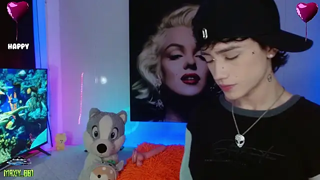 maxiy 001 online show from 02-08-25, 07:48