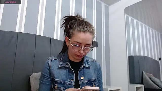 Snapshot of _isaabellaa chatting on 02-23-25, 11:55 isaabellaa online show from 02-23-25, 11:55