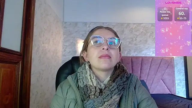 Snapshot of _isaabellaa chatting on 10-17-25, 11:46 isaabellaa online show from 10-17-25, 11:46