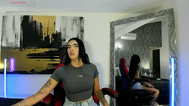 AriRobert  online show from 11-06-25, 03:51