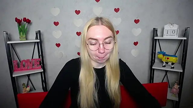 Snapshot of BeatriceFly chatting on 12-11-24, 06:14 BeatriceFly online show from 12-11-24, 06:14