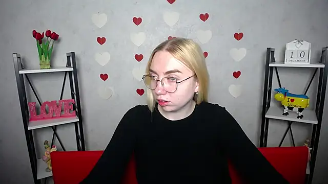 Snapshot of BeatriceFly chatting on 12-11-24, 09:19 BeatriceFly online show from 12-11-24, 09:19