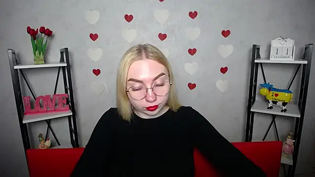 Snapshot of BeatriceFly chatting on 12-11-24, 12:23 BeatriceFly online show from 12-11-24, 12:23