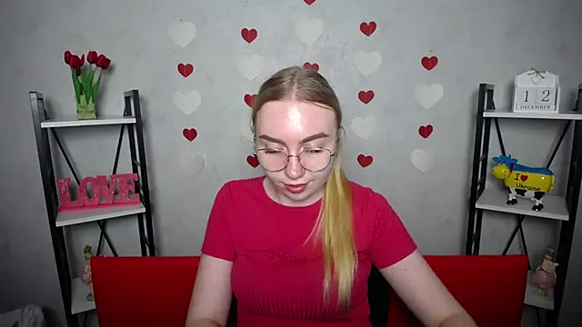 Snapshot of BeatriceFly chatting on 12-12-24, 03:16 BeatriceFly online show from 12-12-24, 03:16