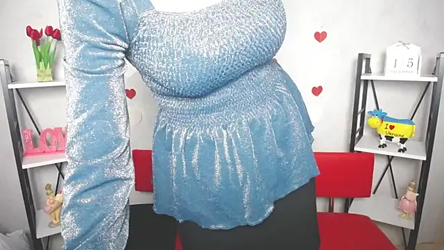 Snapshot of BeatriceFly chatting on 12-15-24, 02:48 BeatriceFly online show from 12-15-24, 02:48