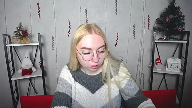 Snapshot of BeatriceFly chatting on 12-25-24, 09:34 BeatriceFly online show from 12-25-24, 09:34