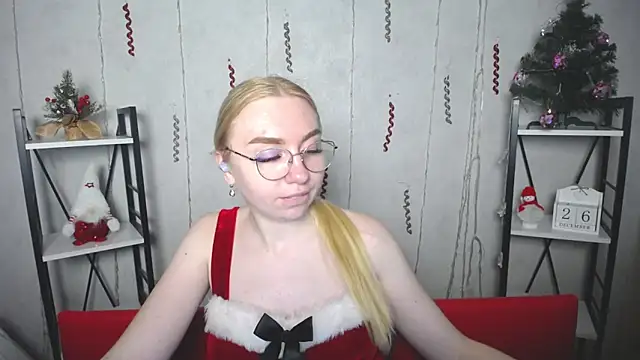 Snapshot of BeatriceFly chatting on 12-26-24, 03:42 BeatriceFly online show from 12-26-24, 03:42