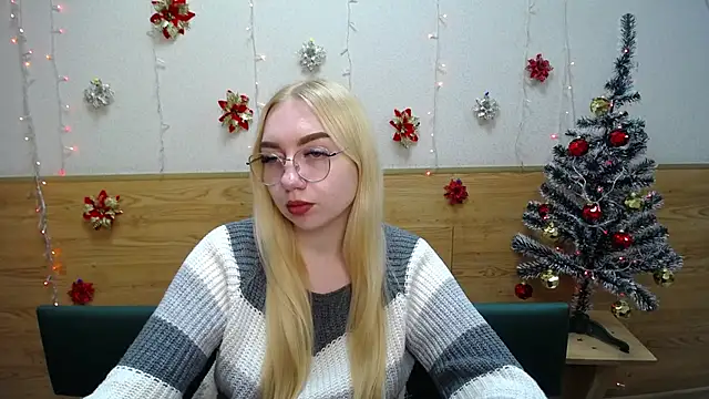 Snapshot of BeatriceFly chatting on 12-29-24, 10:23 BeatriceFly online show from 12-29-24, 10:23