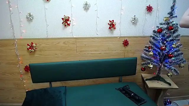 Snapshot of BeatriceFly chatting on 12-29-24, 01:28 BeatriceFly online show from 12-29-24, 01:28