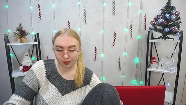 Snapshot of BeatriceFly chatting on 01-03-25, 09:15 BeatriceFly online show from 01-03-25, 09:15