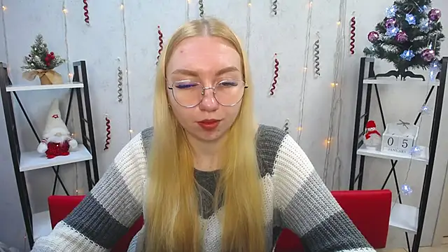 Snapshot of BeatriceFly chatting on 01-05-25, 09:15 BeatriceFly online show from 01-05-25, 09:15