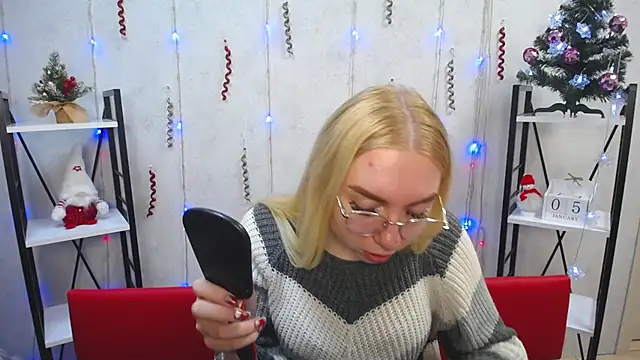 Snapshot of BeatriceFly chatting on 01-05-25, 02:08 BeatriceFly online show from 01-05-25, 02:08