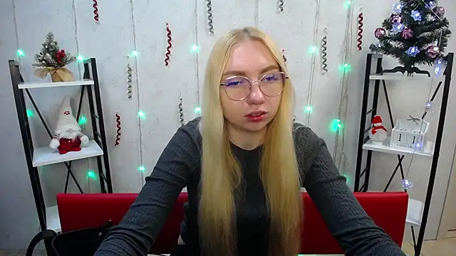 Snapshot of BeatriceFly chatting on 01-11-25, 06:14 BeatriceFly online show from 01-11-25, 06:14