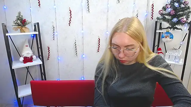 Snapshot of BeatriceFly chatting on 01-11-25, 12:40 BeatriceFly online show from 01-11-25, 12:40