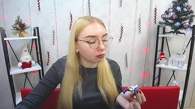 Snapshot of BeatriceFly chatting on 01-12-25, 07:32 BeatriceFly online show from 01-12-25, 07:32