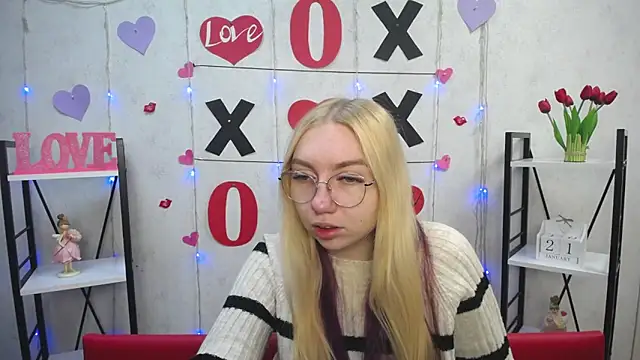 Snapshot of BeatriceFly chatting on 01-22-25, 06:20 BeatriceFly online show from 01-22-25, 06:20