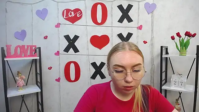 Snapshot of BeatriceFly chatting on 01-27-25, 03:50 BeatriceFly online show from 01-27-25, 03:50