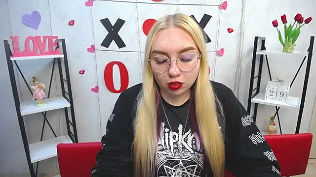 Snapshot of BeatriceFly chatting on 01-29-25, 03:15 BeatriceFly online show from 01-29-25, 03:15