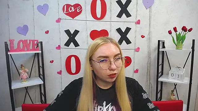 Snapshot of BeatriceFly chatting on 02-01-25, 04:44 BeatriceFly online show from 02-01-25, 04:44