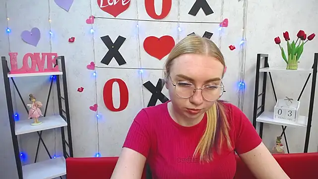 Snapshot of BeatriceFly chatting on 02-03-25, 03:27 BeatriceFly online show from 02-03-25, 03:27