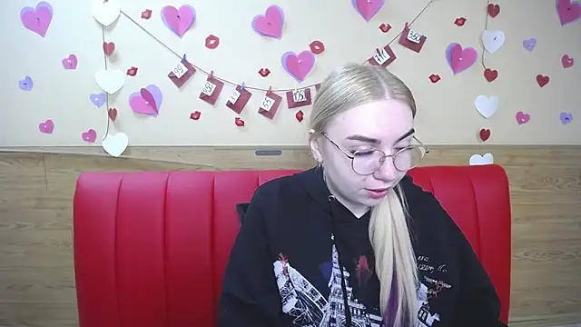 Snapshot of BeatriceFly chatting on 03-01-25, 06:35 BeatriceFly online show from 03-01-25, 06:35