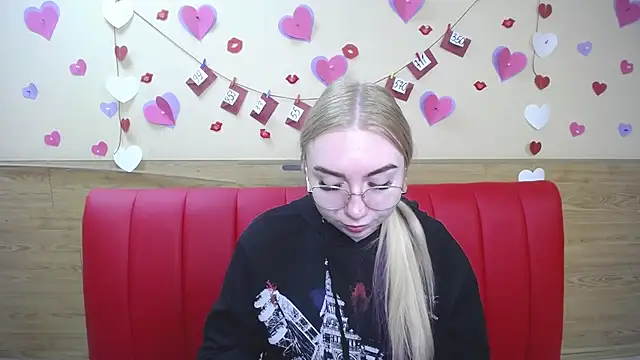 Snapshot of BeatriceFly chatting on 03-01-25, 09:40 BeatriceFly online show from 03-01-25, 09:40