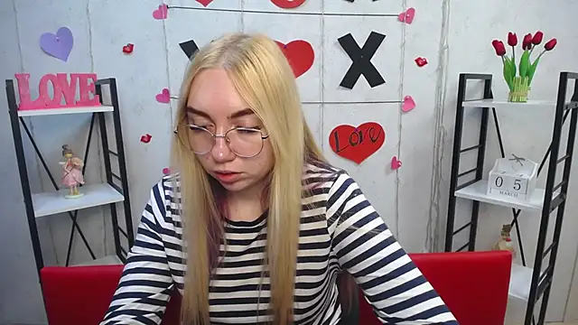 Snapshot of BeatriceFly chatting on 03-05-25, 09:16 BeatriceFly online show from 03-05-25, 09:16