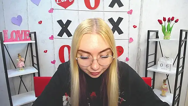 Snapshot of BeatriceFly chatting on 03-06-25, 10:41 BeatriceFly online show from 03-06-25, 10:41