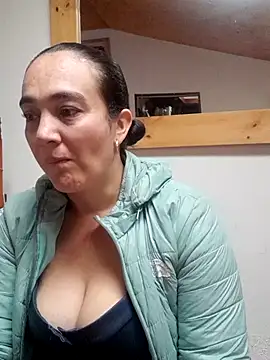 Snapshot of skayhot_ chatting on 10-28-25, 12:52 skayhot online show from 10-28-25, 12:52