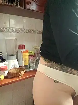 Snapshot of skayhot_ chatting on 10-30-25, 02:07 skayhot online show from 10-30-25, 02:07