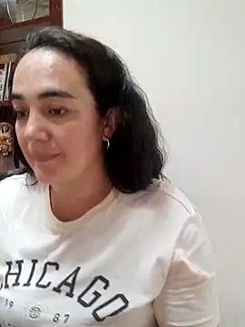 Snapshot of skayhot_ chatting on 10-31-25, 02:18 skayhot online show from 10-31-25, 02:18