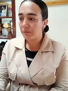 Snapshot of skayhot_ chatting on 11-13-25, 01:21 skayhot online show from 11-13-25, 01:21