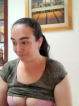 Snapshot of skayhot_ chatting on 11-15-25, 01:29 skayhot online show from 11-15-25, 01:29