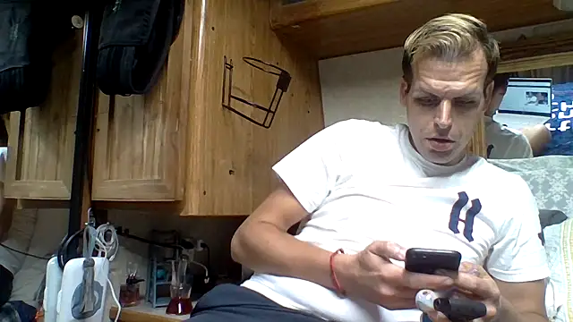 Dreagon79 online show from 10-04-25, 04:16