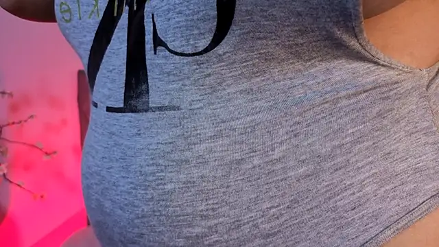 Snapshot of miaablack chatting on 11-06-25, 08:10 miaablack online show from 11-06-25, 08:10