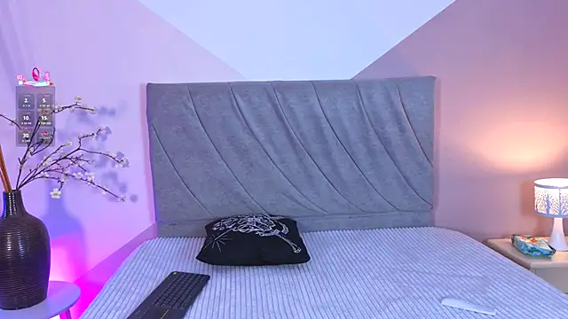 Snapshot of miaablack chatting on 11-09-25, 08:40 miaablack online show from 11-09-25, 08:40