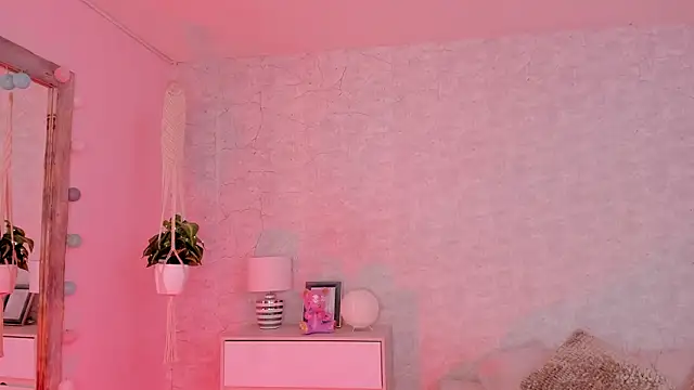 DahianaWalcott online show from 12-02-24, 09:39