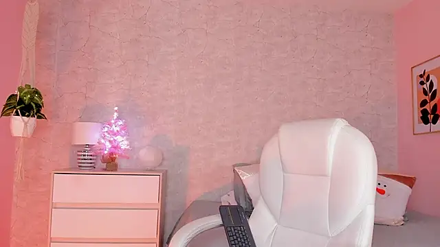 DahianaWalcott online show from 12-09-24, 10:52