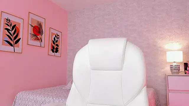 DahianaWalcott online show from 03-13-25, 07:39