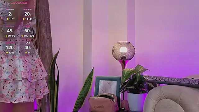 DahianaWalcott online show from 09-12-25, 08:20