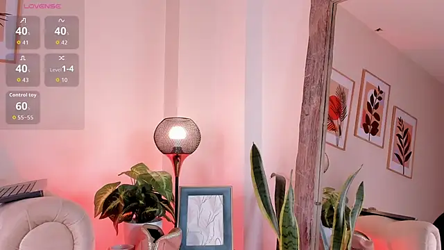 DahianaWalcott online show from 09-18-25, 04:53