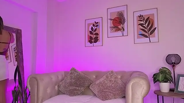 Snapshot of DahianaWalcott chatting on 02-25-26, 10:30 DahianaWalcott online show from 02-25-26, 10:30