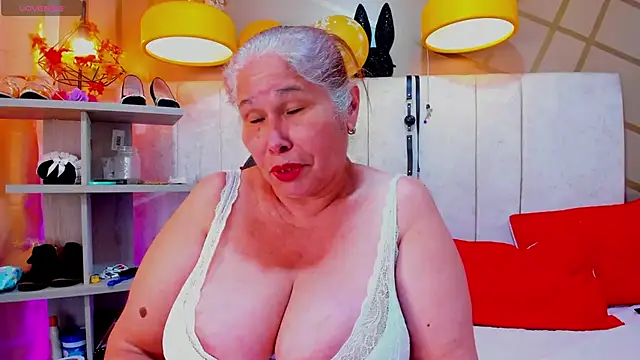 girl amada online show from 01-24-25, 04:39