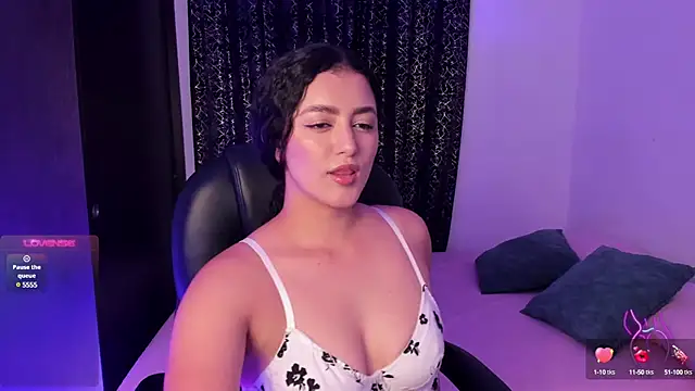 Snapshot of Adhara-zanne chatting on 01-27-25, 02:31 Adhara-zanne online show from 01-27-25, 02:31