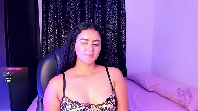 Snapshot of Adhara-zanne chatting on 02-02-25, 01:02 Adhara-zanne online show from 02-02-25, 01:02