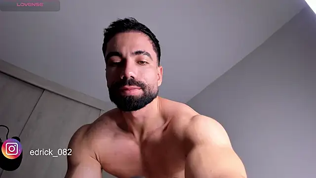 Snapshot of edrick_walton1 chatting on 02-08-25, 01:11 edrick walton1 online show from 02-08-25, 01:11