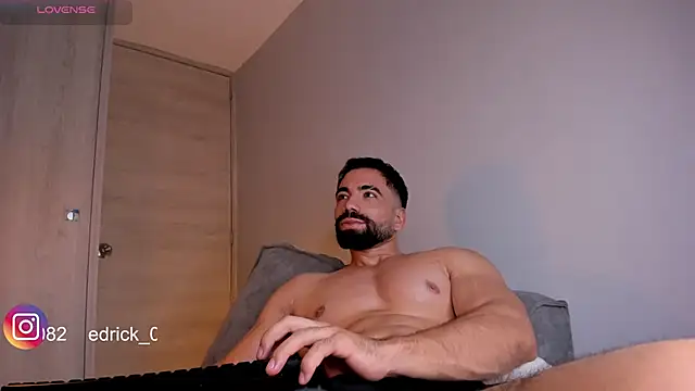 Snapshot of edrick_walton1 chatting on 02-13-25, 02:45 edrick walton1 online show from 02-13-25, 02:45