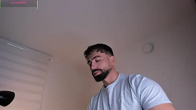 Snapshot of edrick_walton1 chatting on 10-30-25, 02:07 edrick walton1 online show from 10-30-25, 02:07