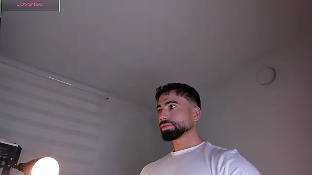 Snapshot of edrick_walton1 chatting on 11-22-25, 11:31 edrick walton1 online show from 11-22-25, 11:31