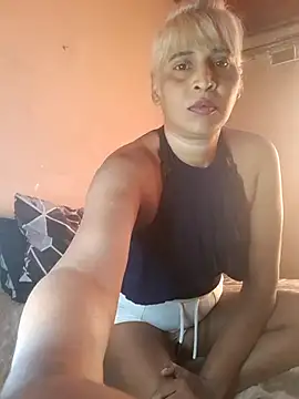 Snapshot of Goodgirlsue_77 chatting on 10-25-25, 05:26 Goodgirlsue 77 online show from 10-25-25, 05:26